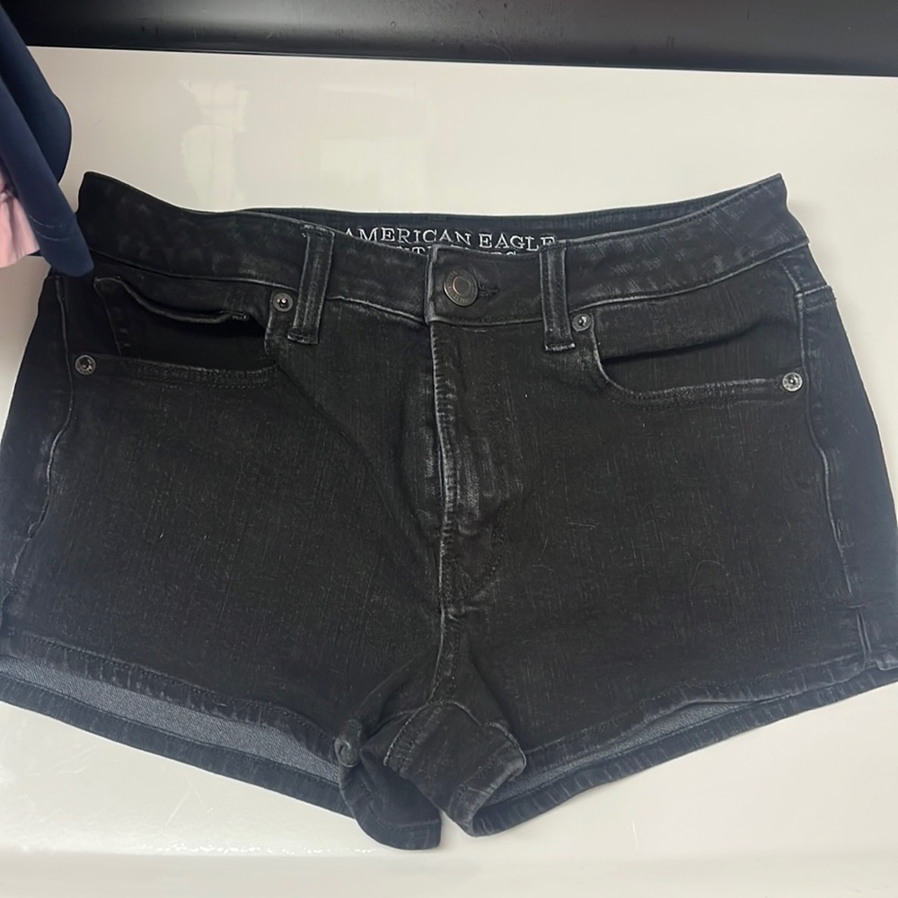 American Eagle Hi Rise Shorts-Black